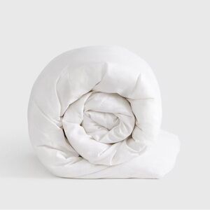 NWOT QUINCE Lightweight Premium Down Alternative Comforter Full/Queen 3822